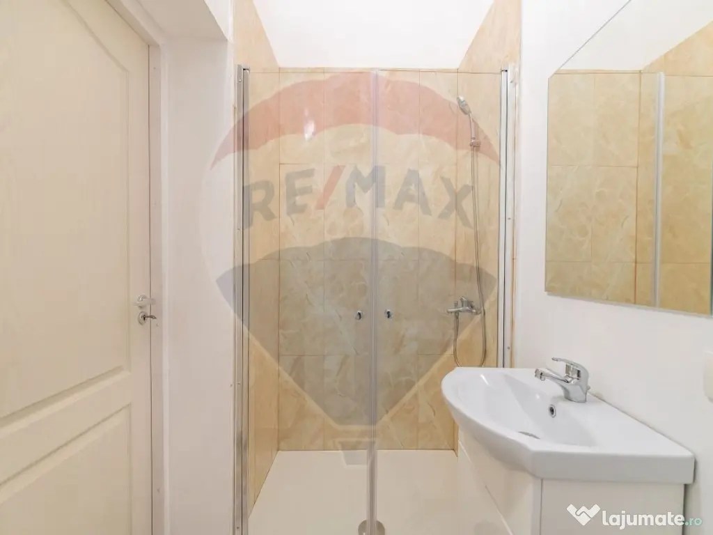 Apartament la casă de închiriat