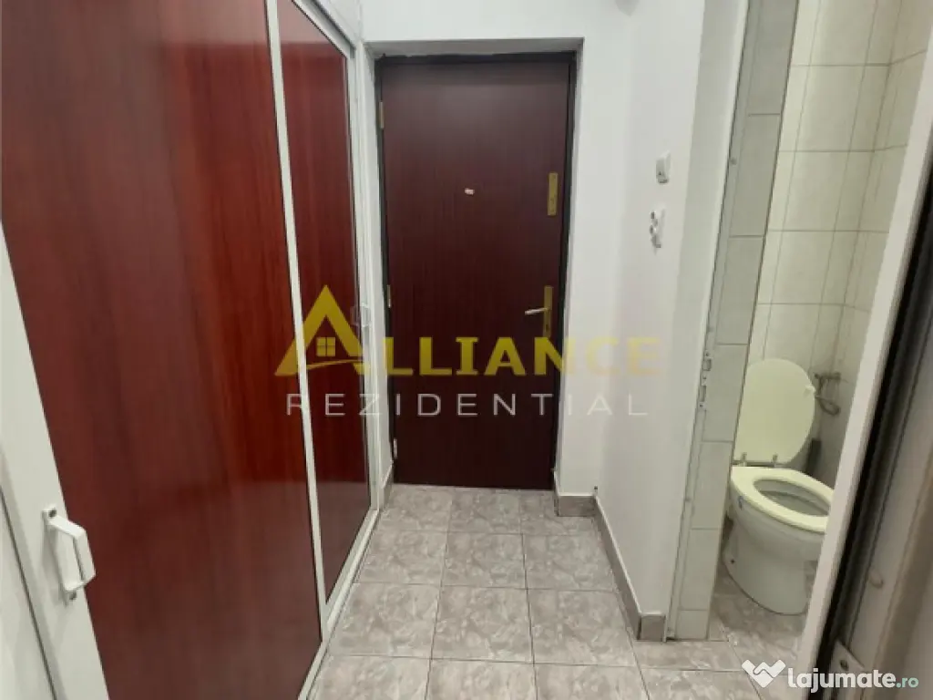 COSTIN GEORGIAN - 1 DECEMBRIE 1918 - Garsoniera etaj 3/10 