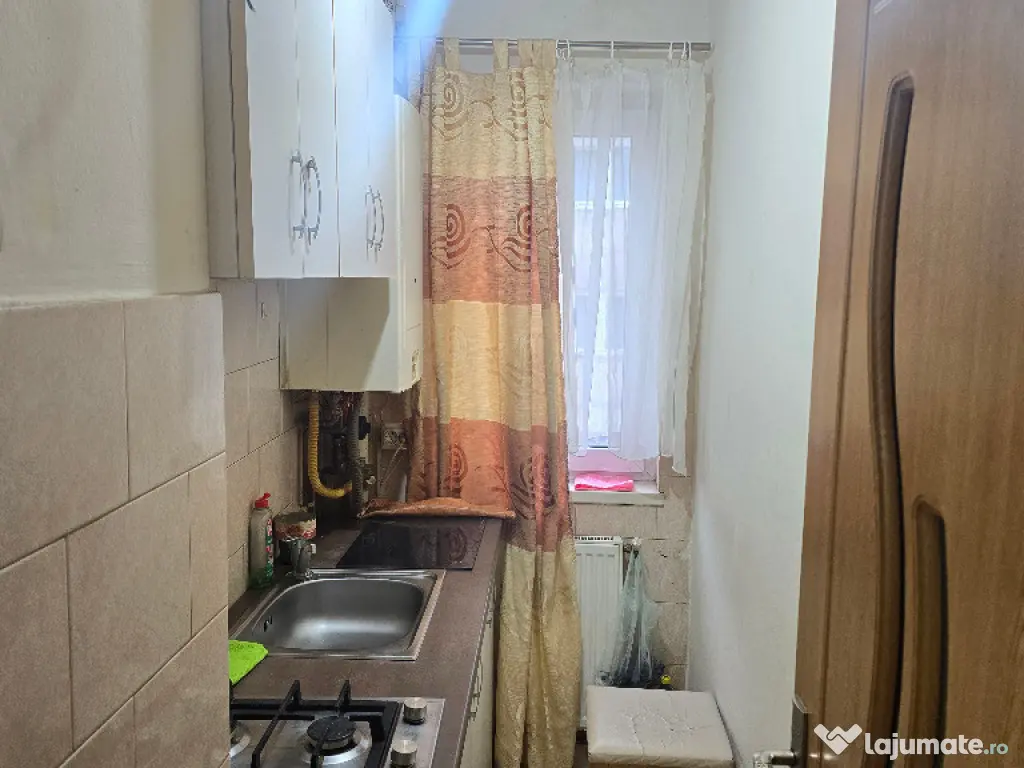 Inchiriez garsoniera in Deva, zona Dacia, etaj 3, mobilata, utilata