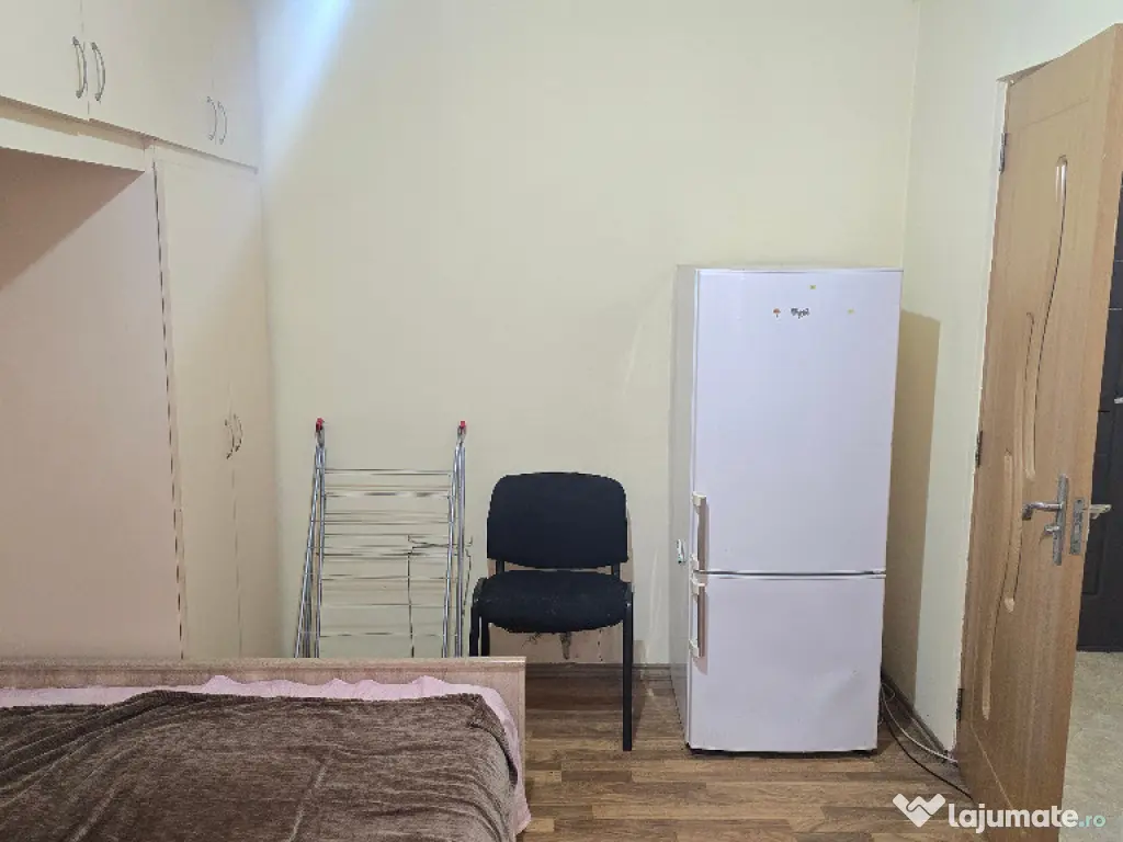 Inchiriez garsoniera in Deva, zona Dacia, etaj 3, mobilata, utilata