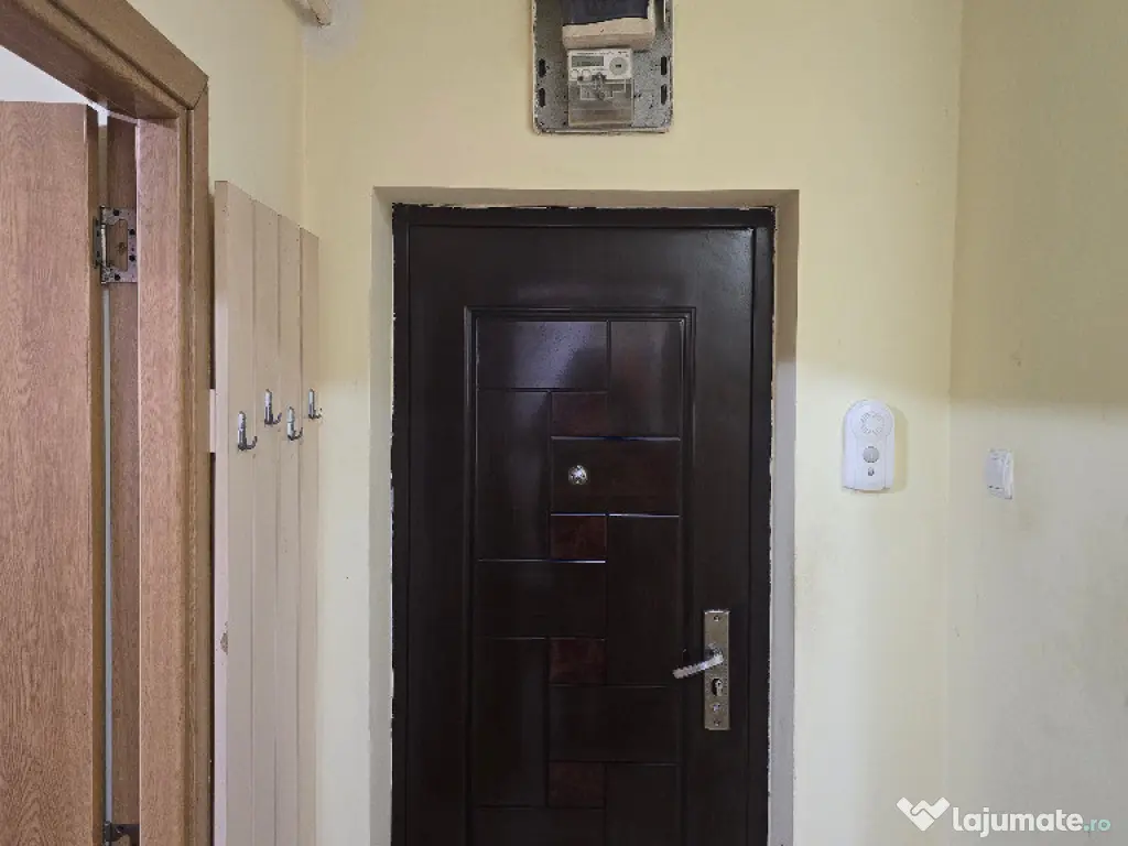 Inchiriez garsoniera in Deva, zona Dacia, etaj 3, mobilata, utilata