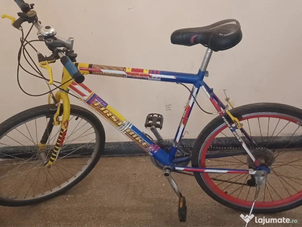 Vând bicicletă first bike! 