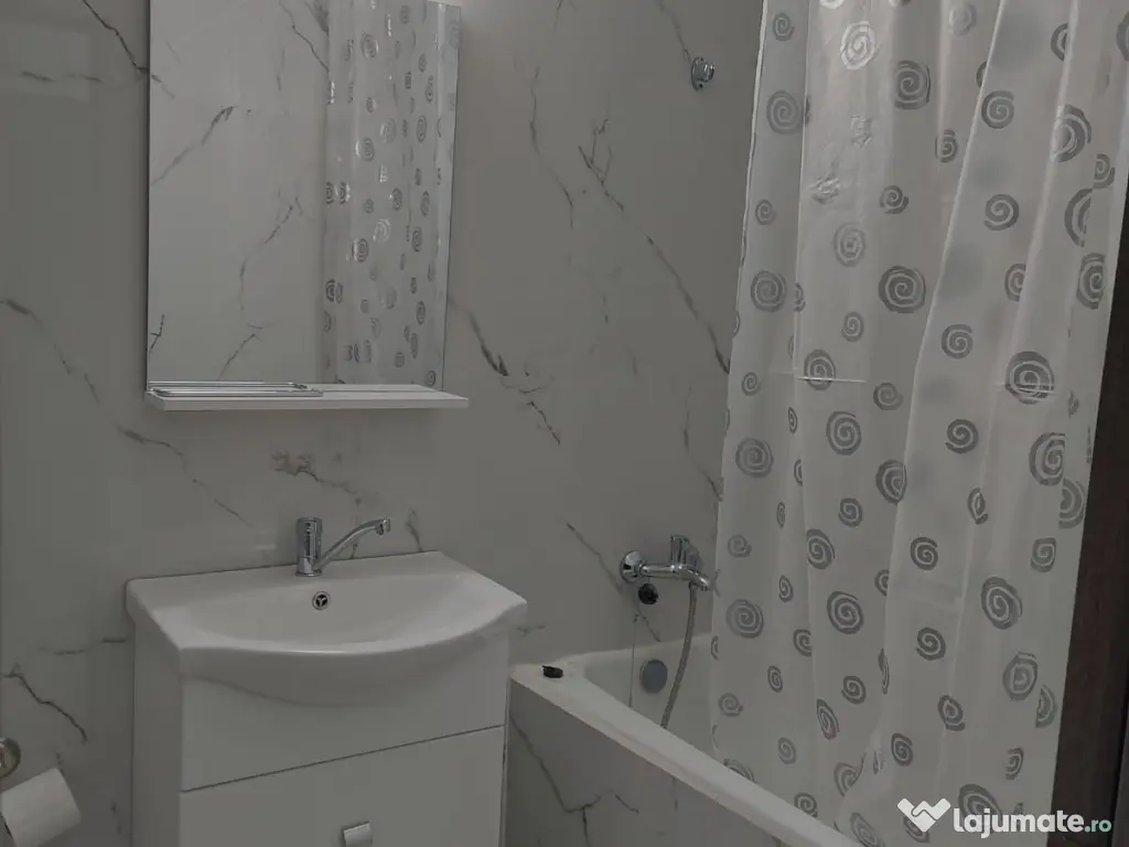 Închiriez garsonieră 