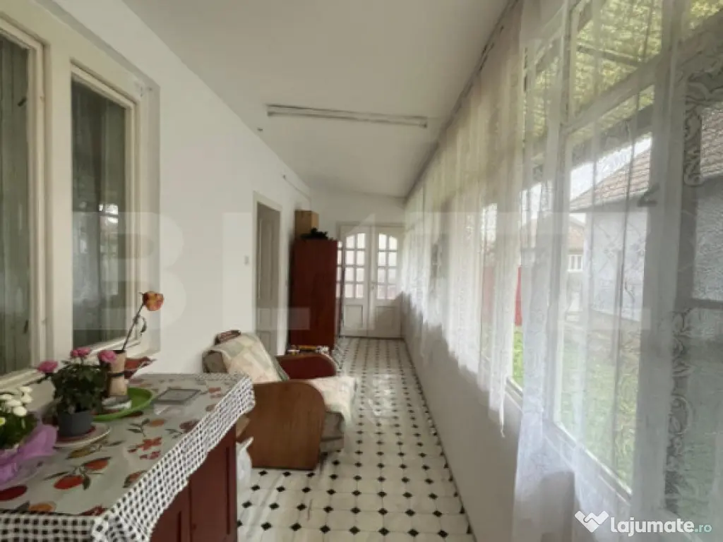 Casă de vânzare, Curteni 