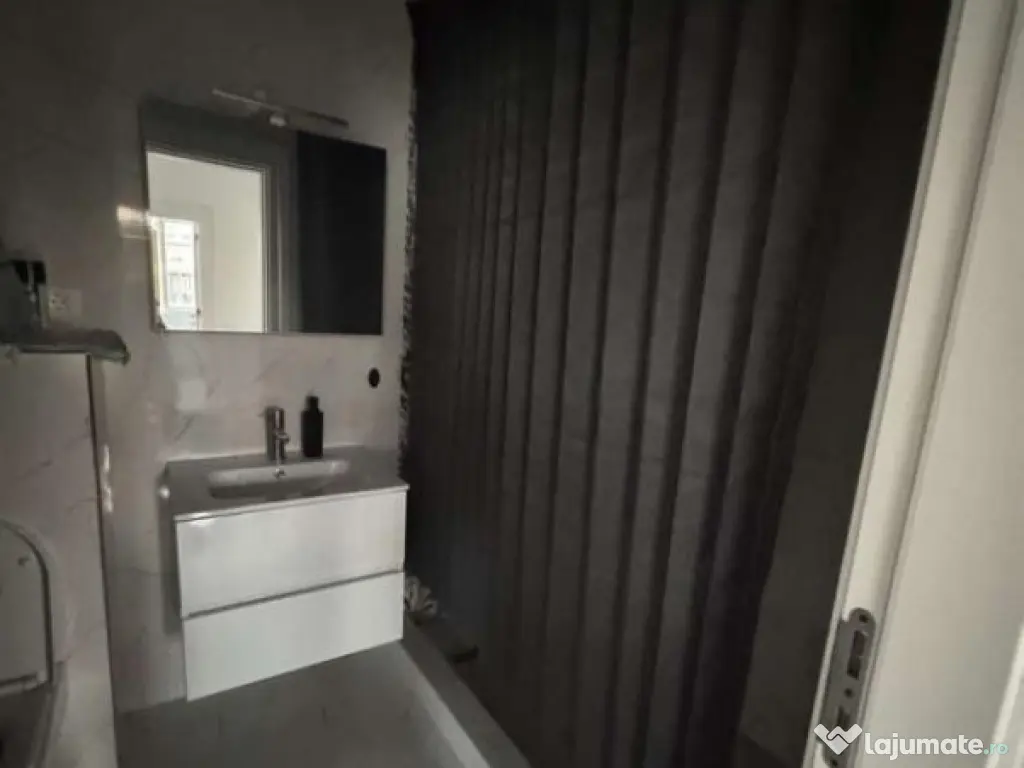 Decomandat, NOU, 2 bai , parcare subterana, Apărătorii Pat 