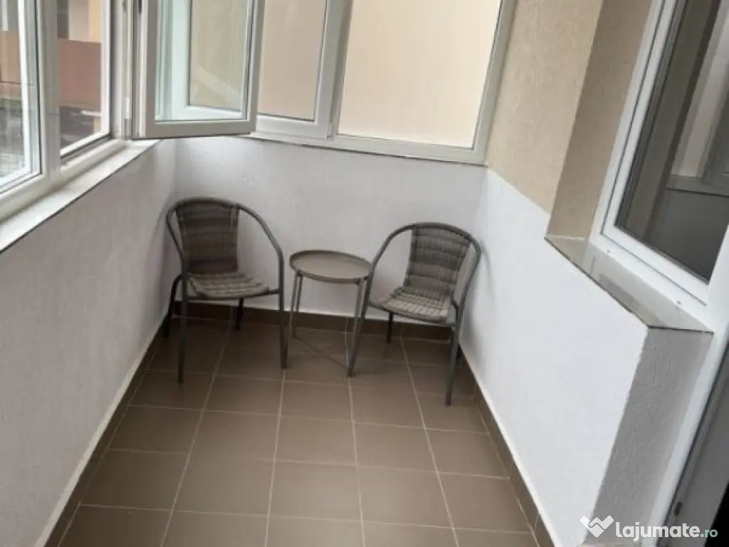 Decomandat, NOU, 2 bai , parcare subterana, Apărătorii Pat 