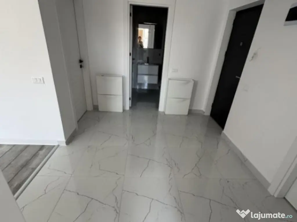 Decomandat, NOU, 2 bai , parcare subterana, Apărătorii Pat 