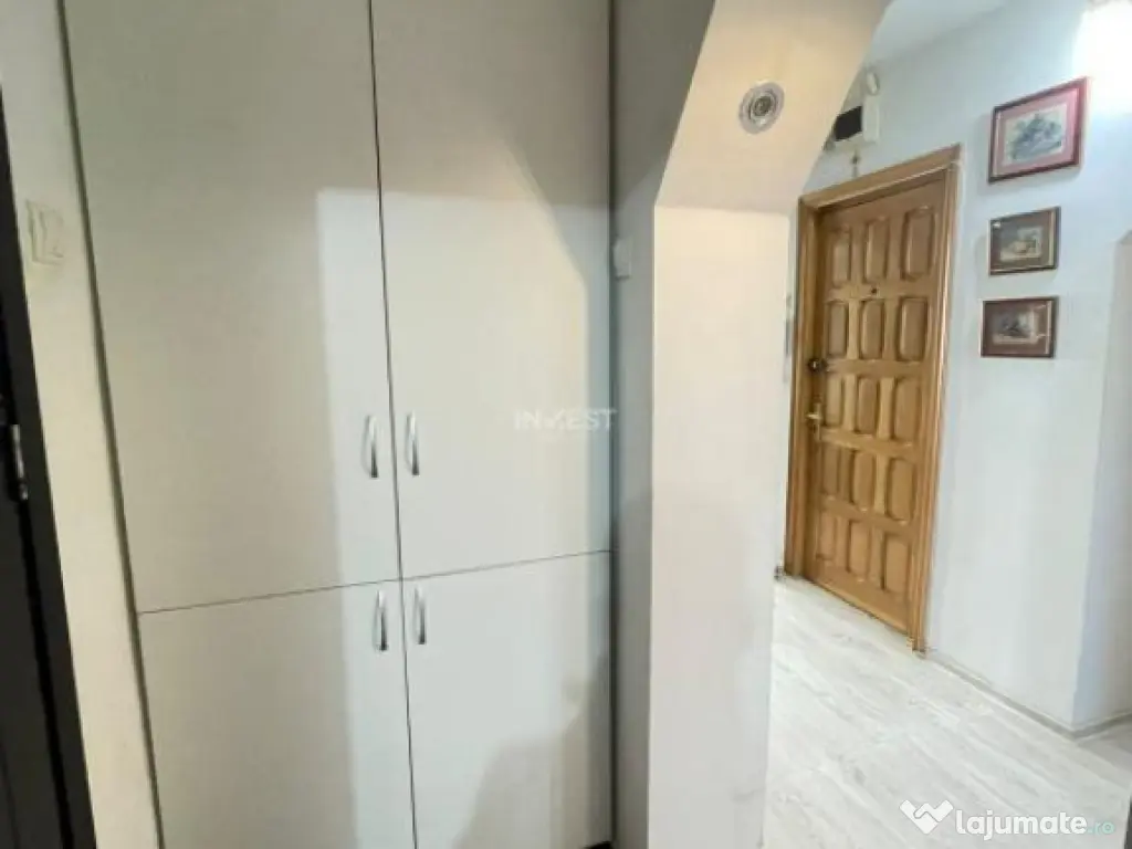 Apartament 3 camere decomandat-Piata Nicolina-etaj intermedi 