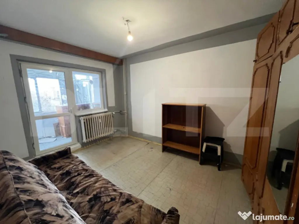 Apartament decomandat, 50 mp, zona Lapus