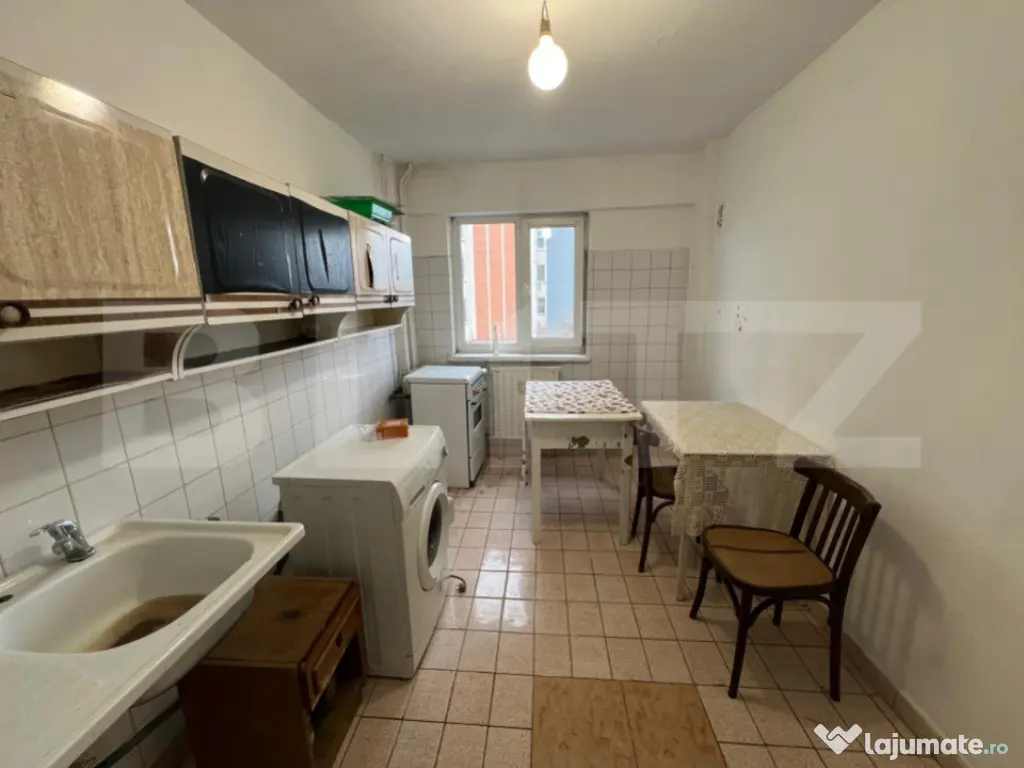 Apartament decomandat, 50 mp, zona Lapus