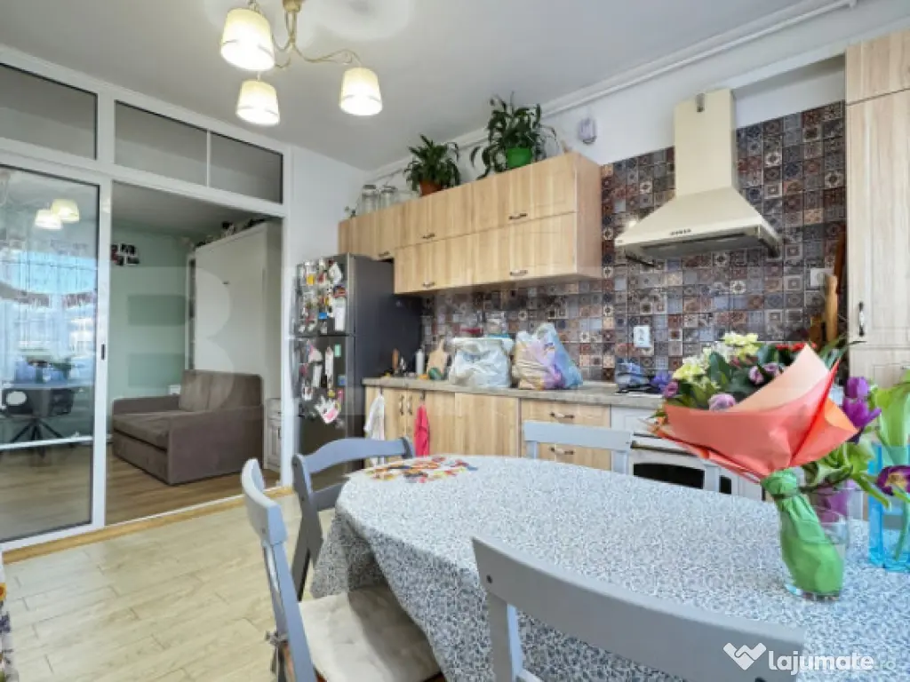 Apartament 2 camere, 57 mp utili, balcon, 2 parcari, aproape 