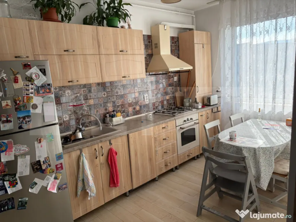 Apartament 2 camere, 57 mp utili, balcon, 2 parcari, aproape 