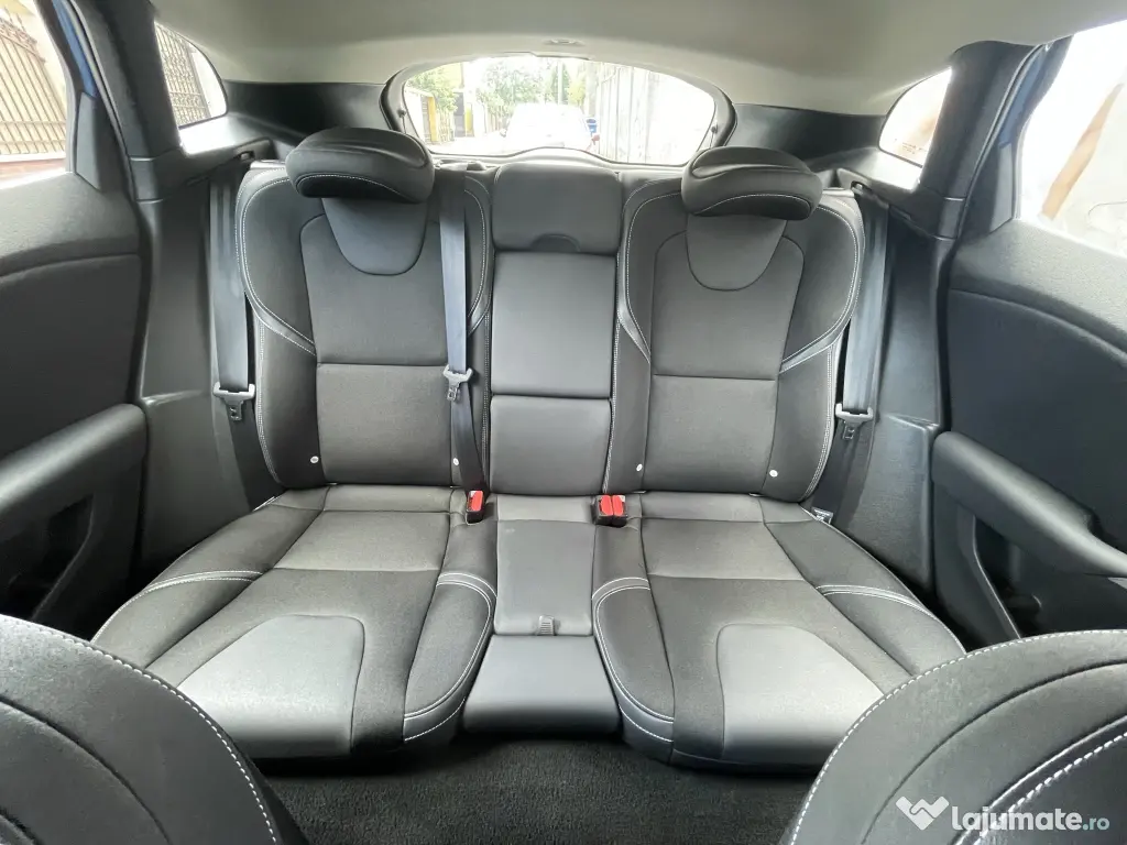 Volvo V40 D4 Momentum 