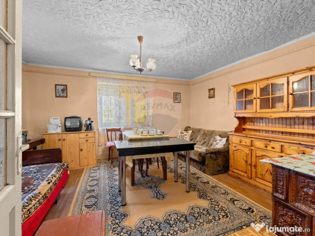 Casă 4 camere + anexe, teren 760 mp – Pilu, jud. Arad 