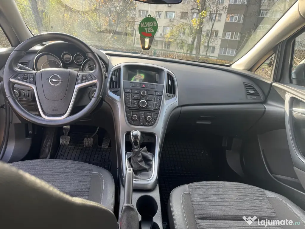 Opel Astra J benzina 