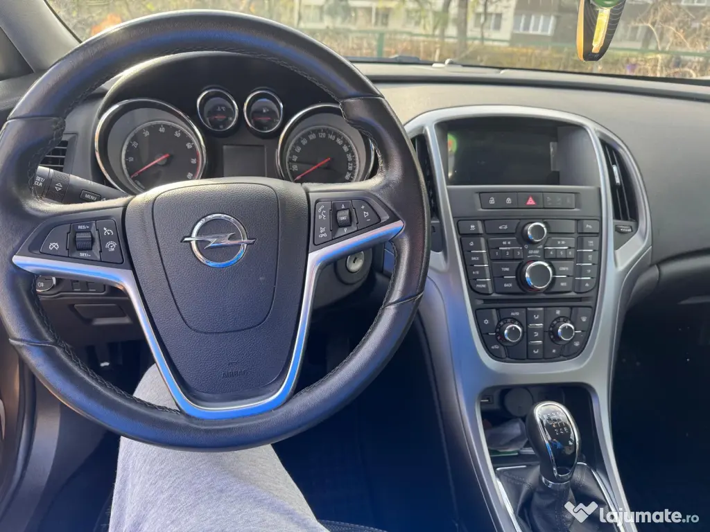 Opel Astra J benzina 