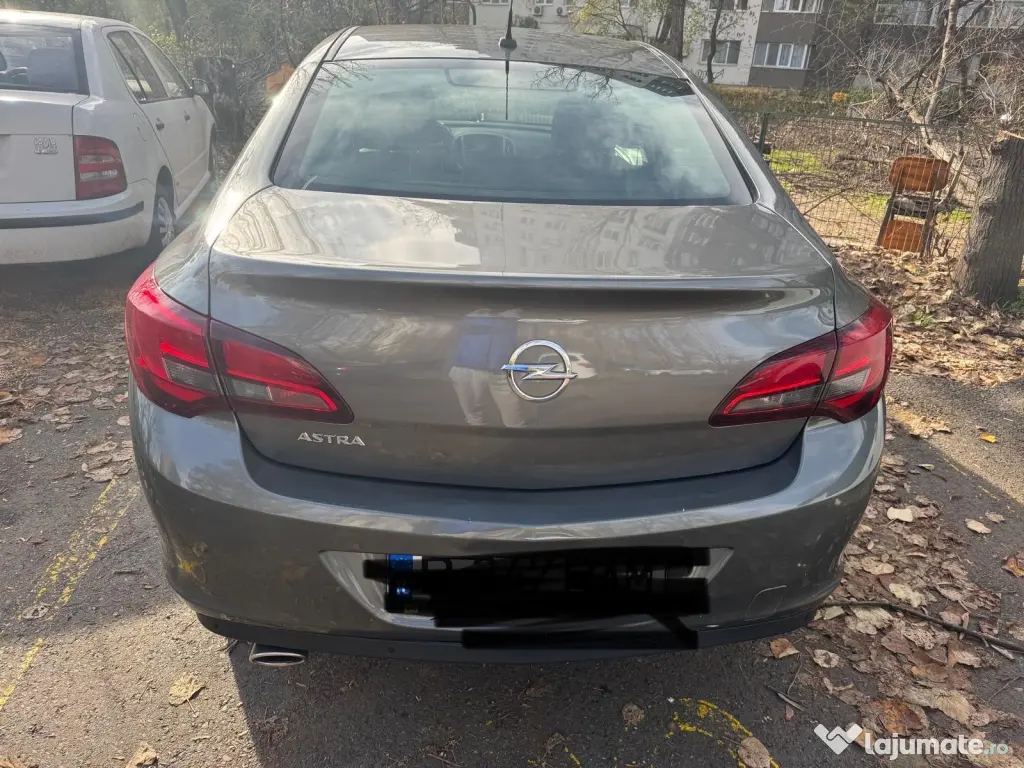 Opel Astra J benzina 