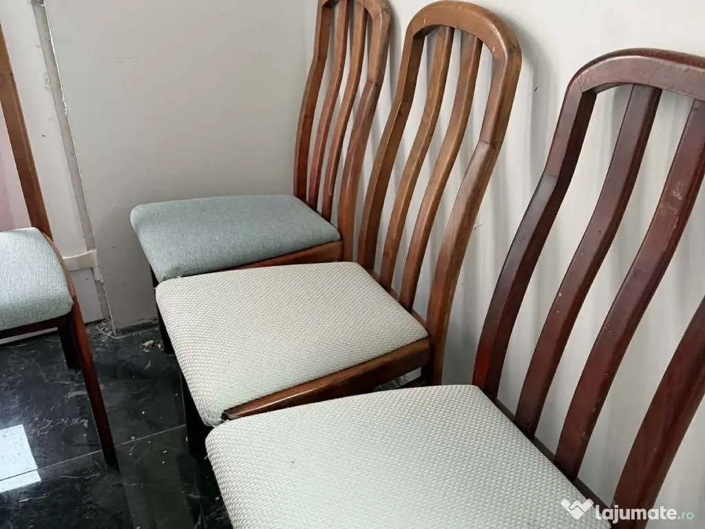 Masa rotunda din lemm 