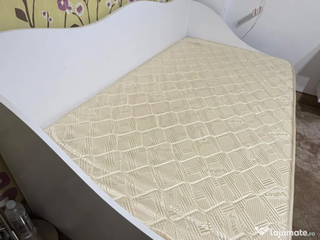 Patut copil + dulapior + birou 