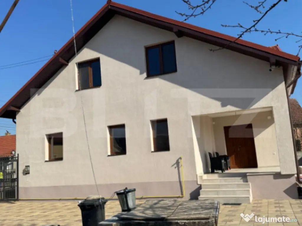 Casă premium P+M, 300 mp utili, teren 3200 mp, complet reno