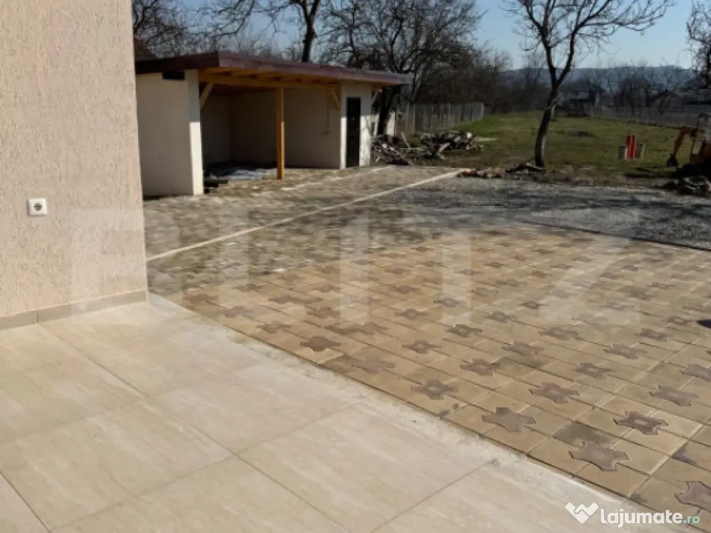 Casă premium P+M, 300 mp utili, teren 3200 mp, complet reno