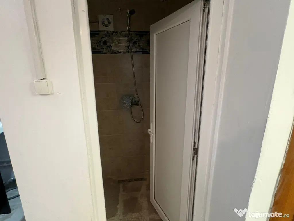 Ofer spre închiriere 