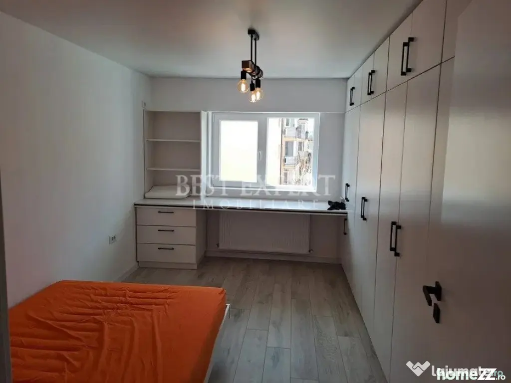 3 Camere 2 Parcari subterane