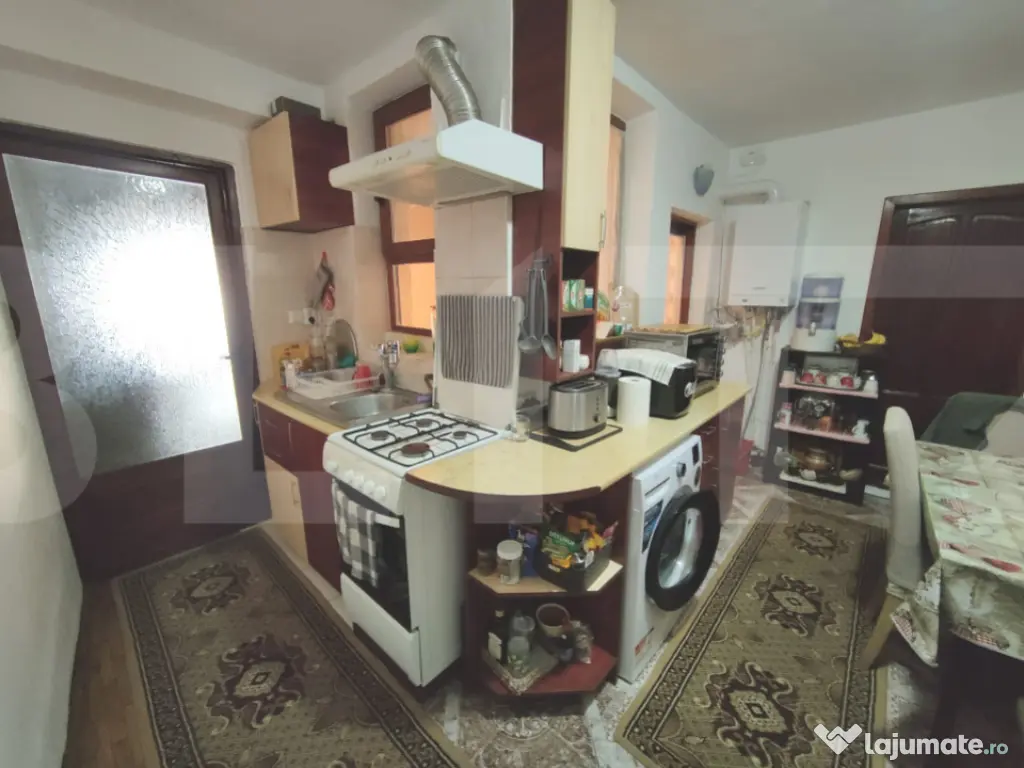 Casă individuală renovată, 85 mp, zona Centru