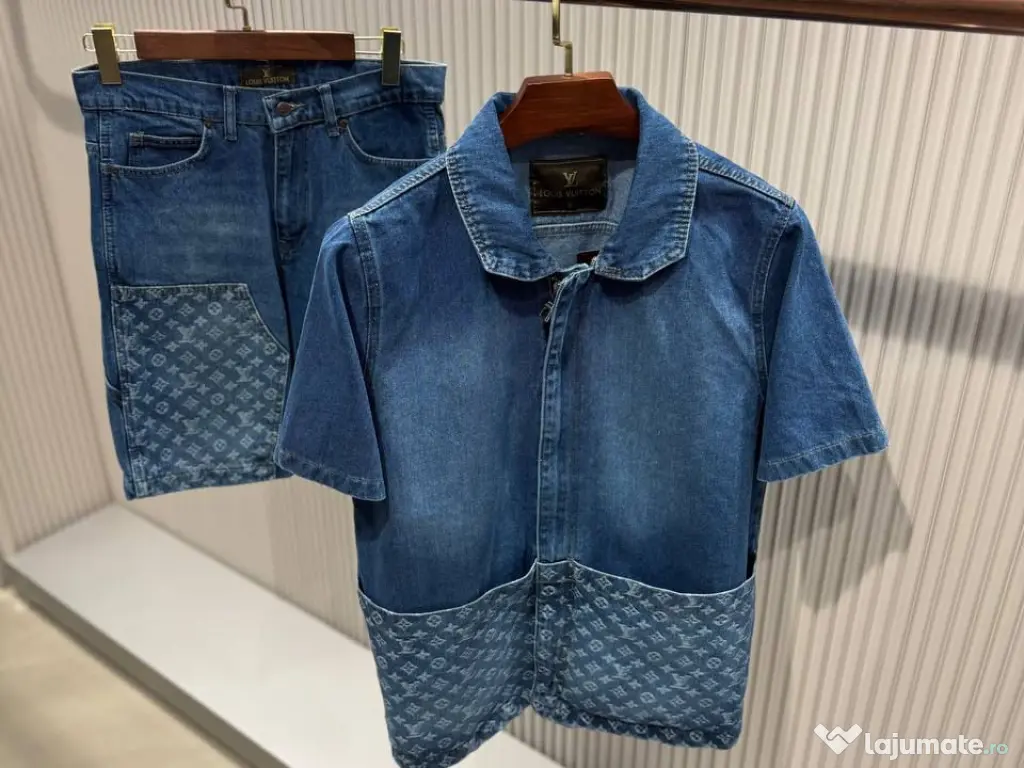 Compleu nou cu eticheta din blugi Louis Vuitton 