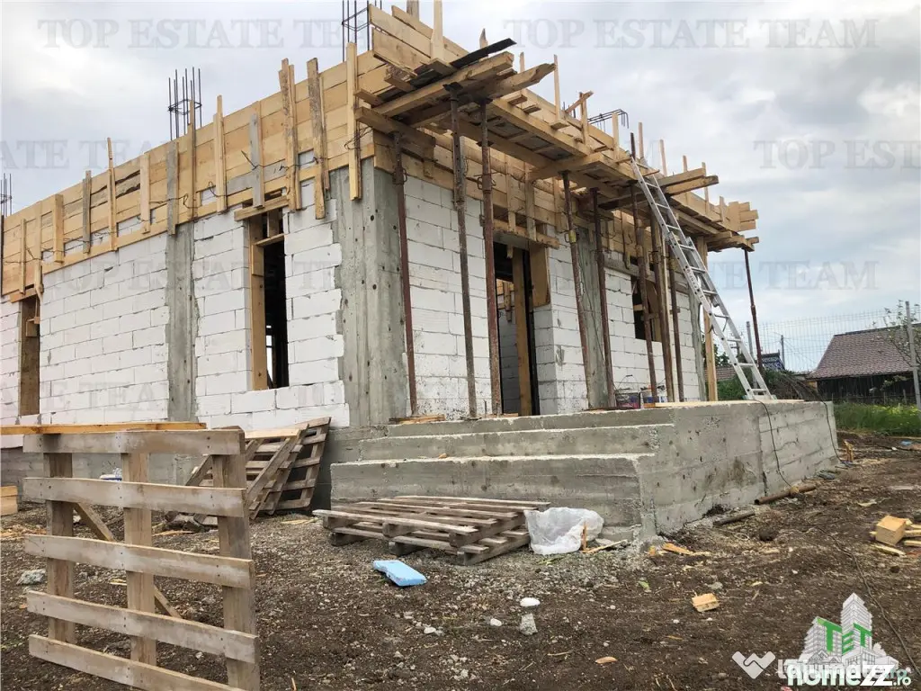 Vila 5 camere de in Frumusani, ideala investitie 