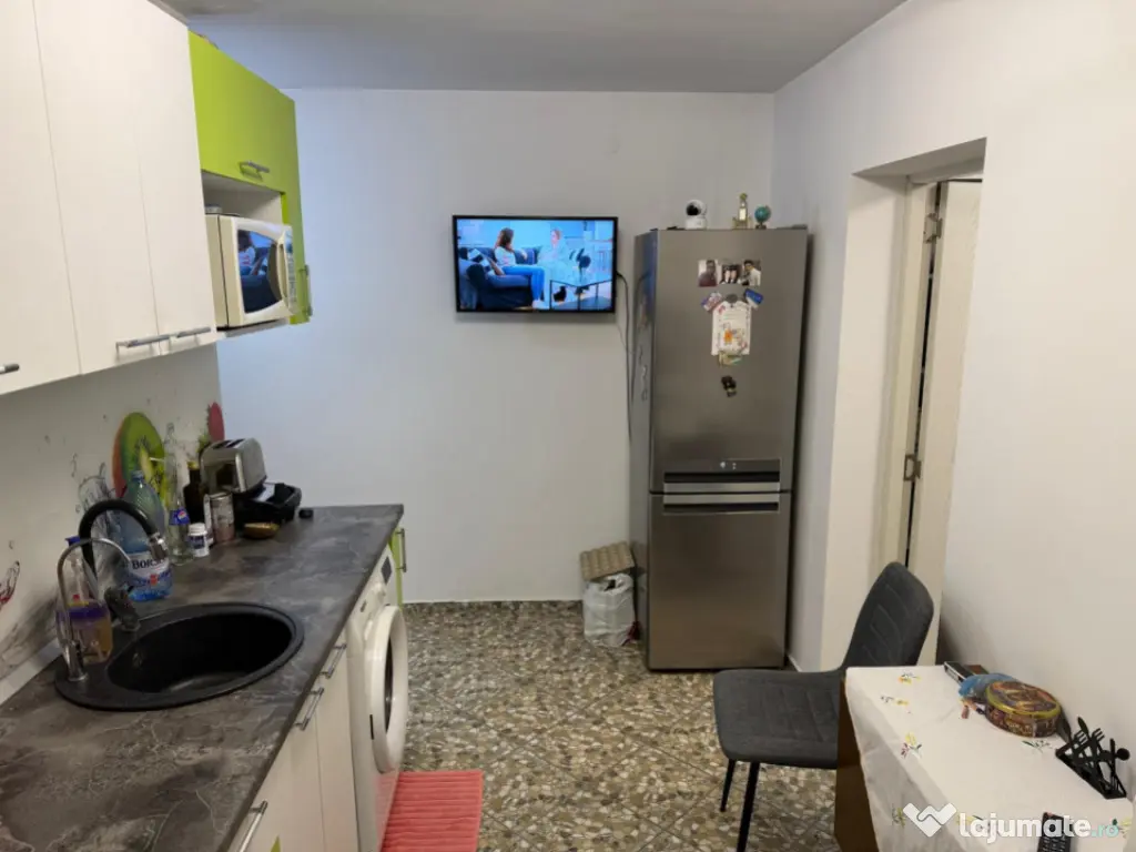 Apartament 2 camere mobilat/utilat, renovat recent, centrala 
