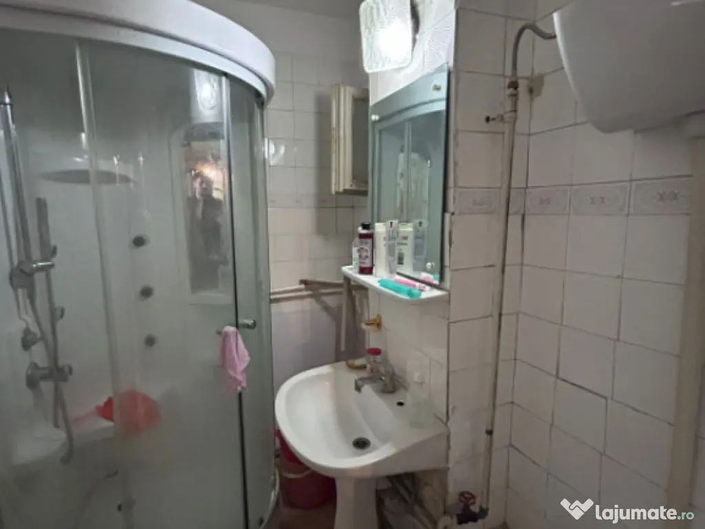 Apartament 3 camere confort 1 decomandat Plantelor, etaj int 