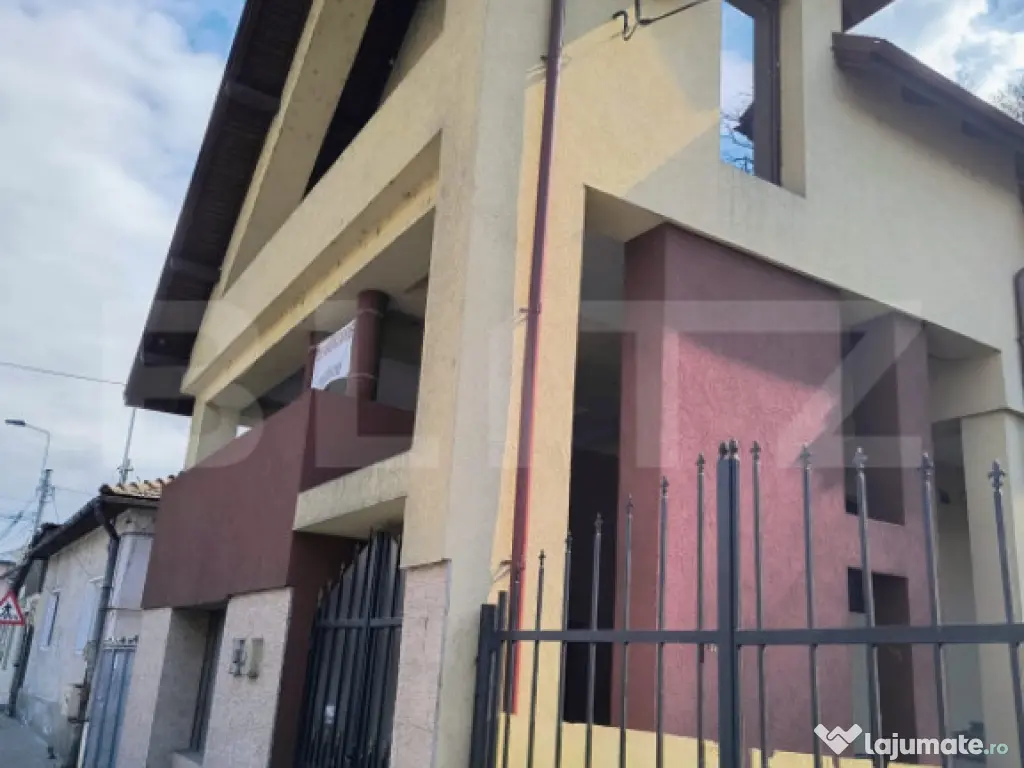 Casa spatioasa de vinzare,ideala atat pentru locuit ,inves 