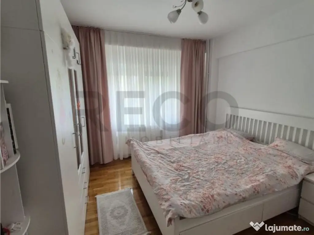 RECO Apartament 4 camere, decomandat, Bloc cu lift, Etajul 2 