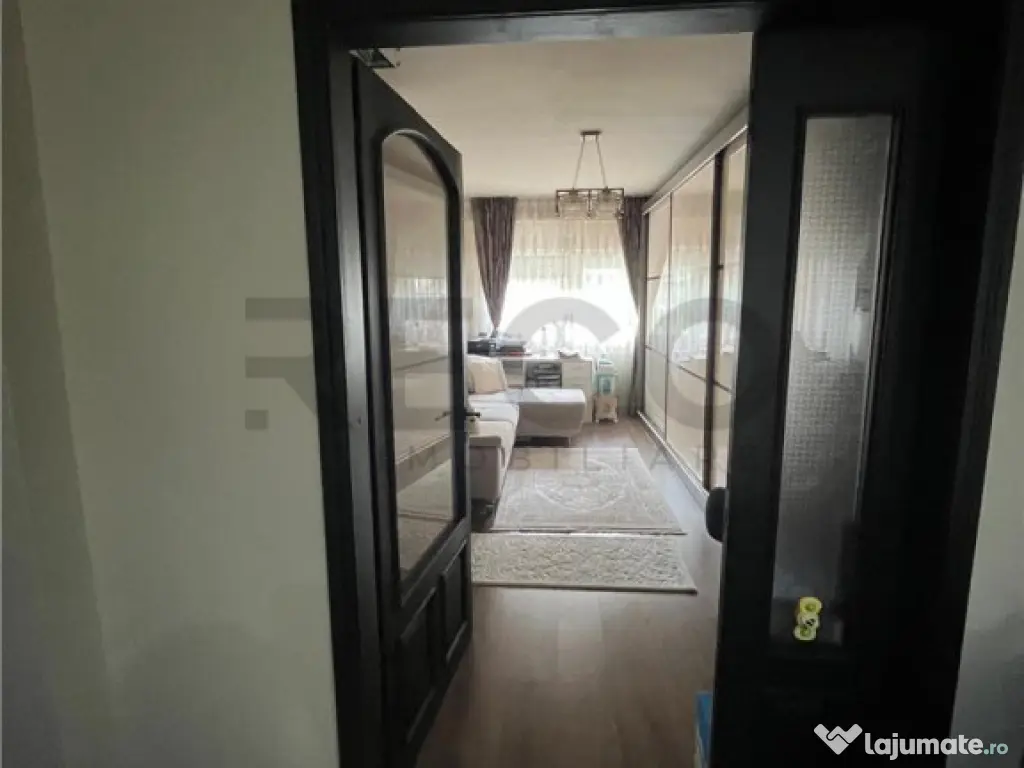 RECO Apartament 4 camere, decomandat, Bloc cu lift, Etajul 2 