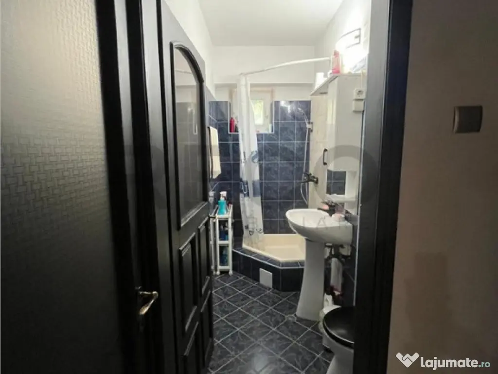 RECO Apartament 4 camere, decomandat, Bloc cu lift, Etajul 2 