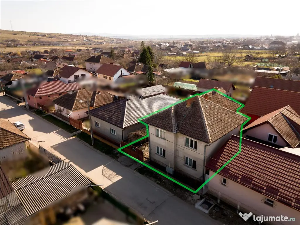 Reco casa P E cu doua apartamente 