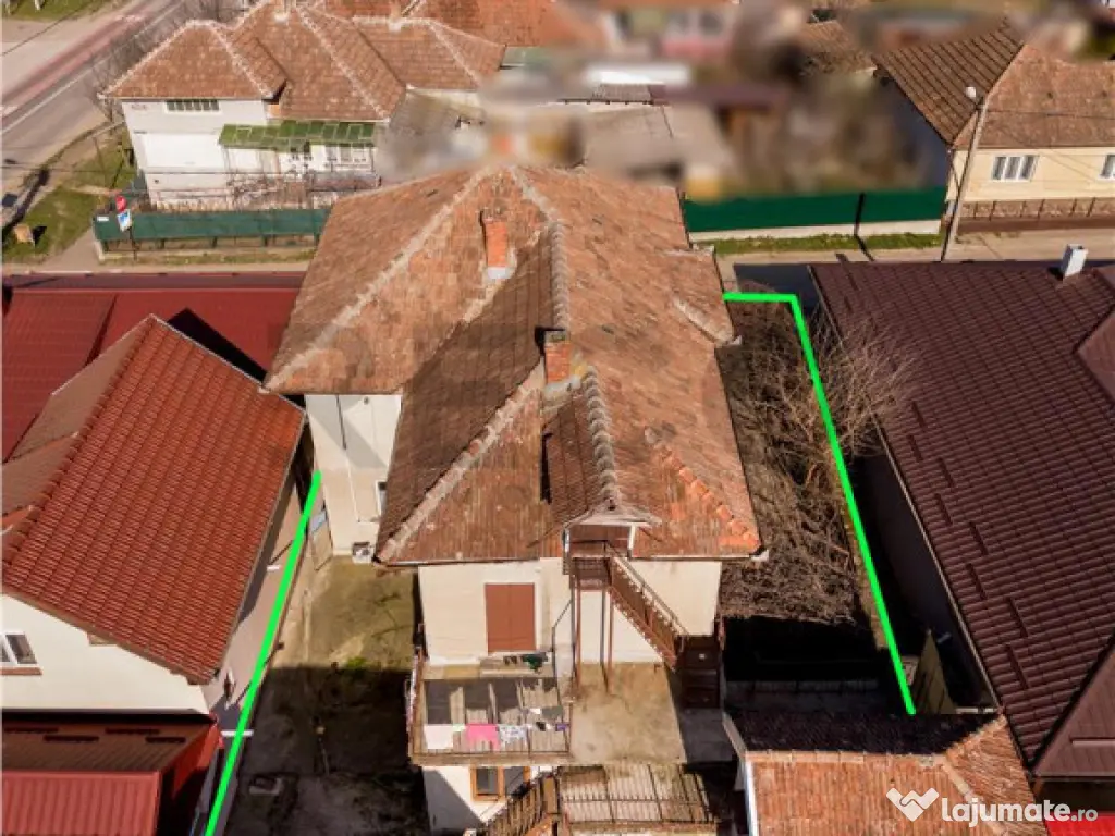 Reco casa P E cu doua apartamente 