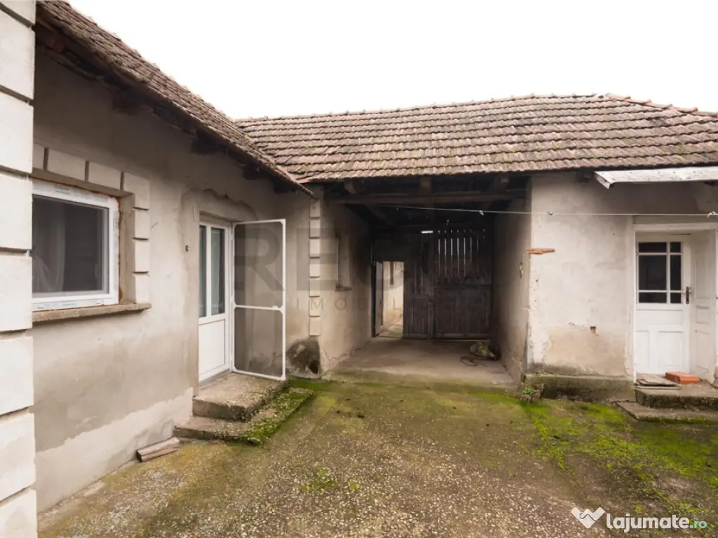 RECO Casa cu 4 camere in Burzuc 