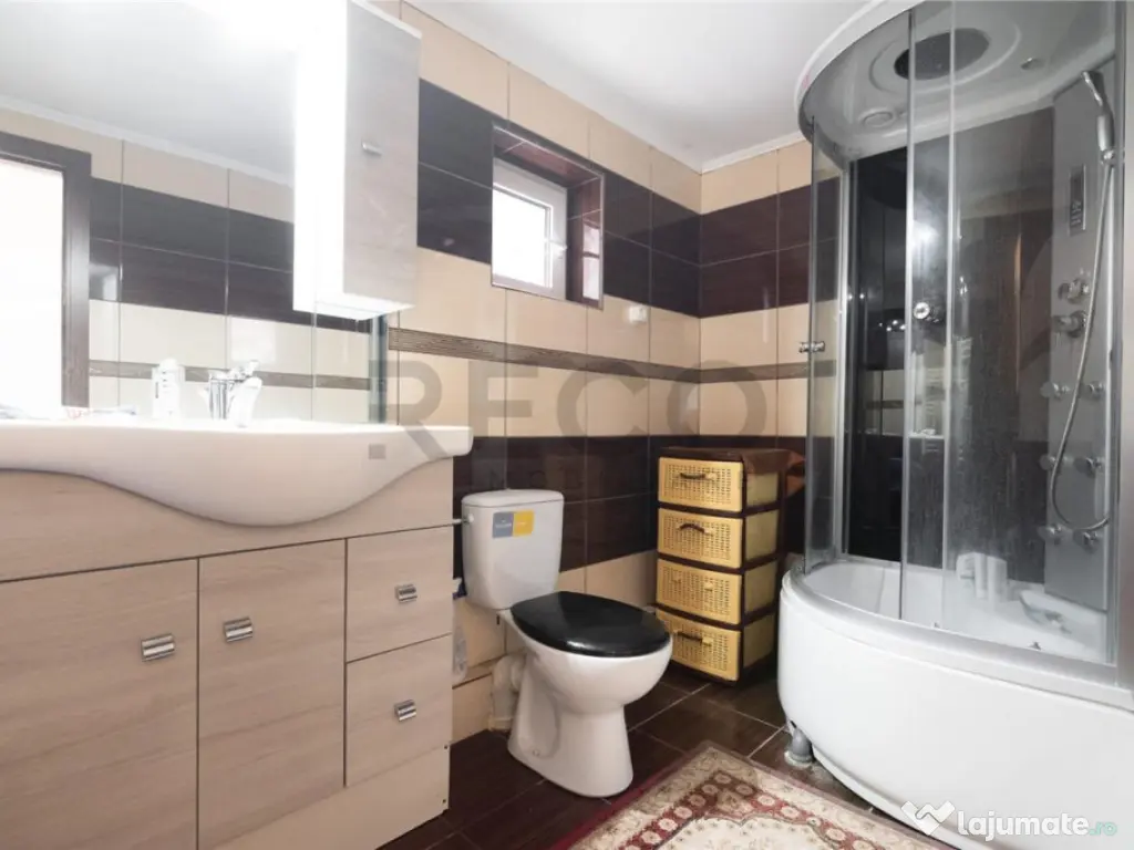 RECO Casa cu 4 camere in Burzuc 