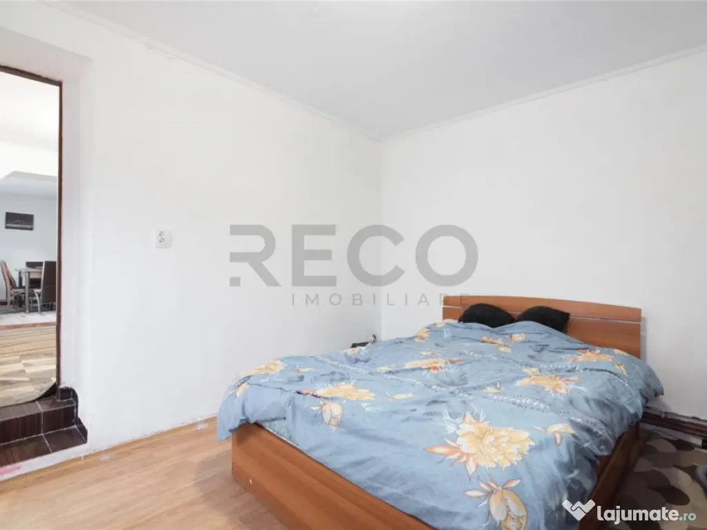RECO Casa cu 4 camere in Burzuc 