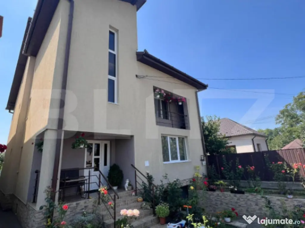 Casa individuala intr-o zona de case, 200mp, zona Pod Ira 
