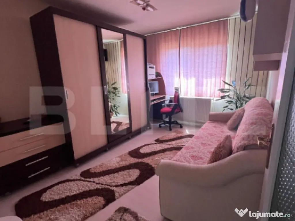 Casa individuala intr-o zona de case, 200mp, zona Pod Ira 