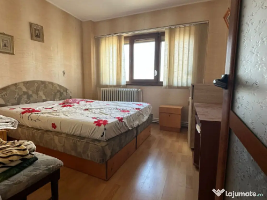 Apartament 3 camere decomandat, zona Obor, etaj 2. 