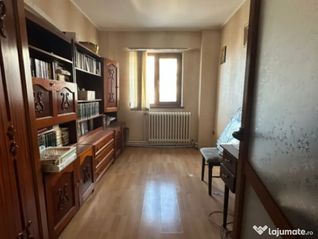 Apartament 3 camere decomandat, zona Obor, etaj 2. 