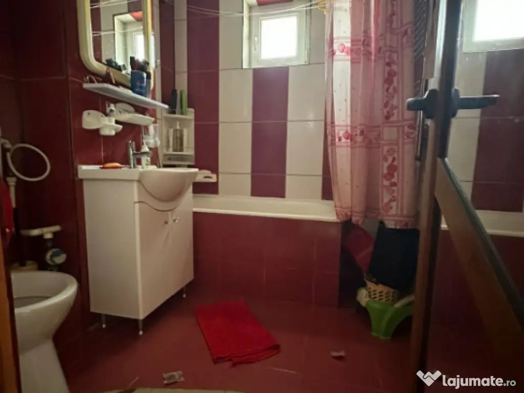 Apartament 3 camere decomandat, zona Obor, etaj 2. 