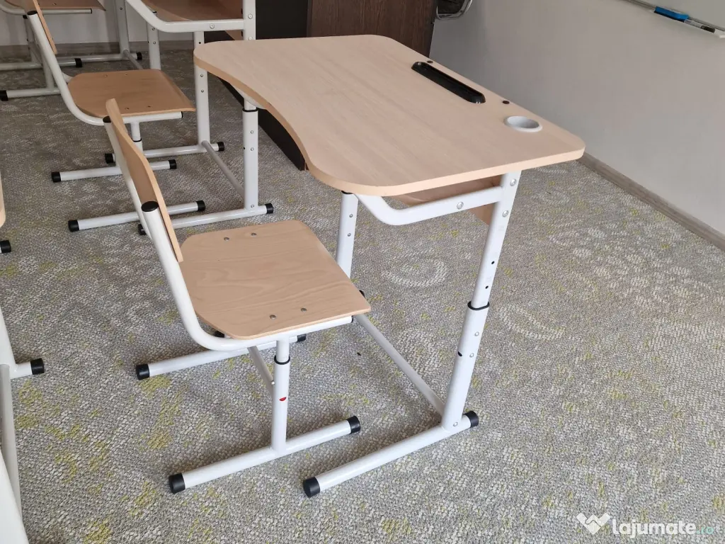 Set Mobilier școlar format din pupitru și scaun 