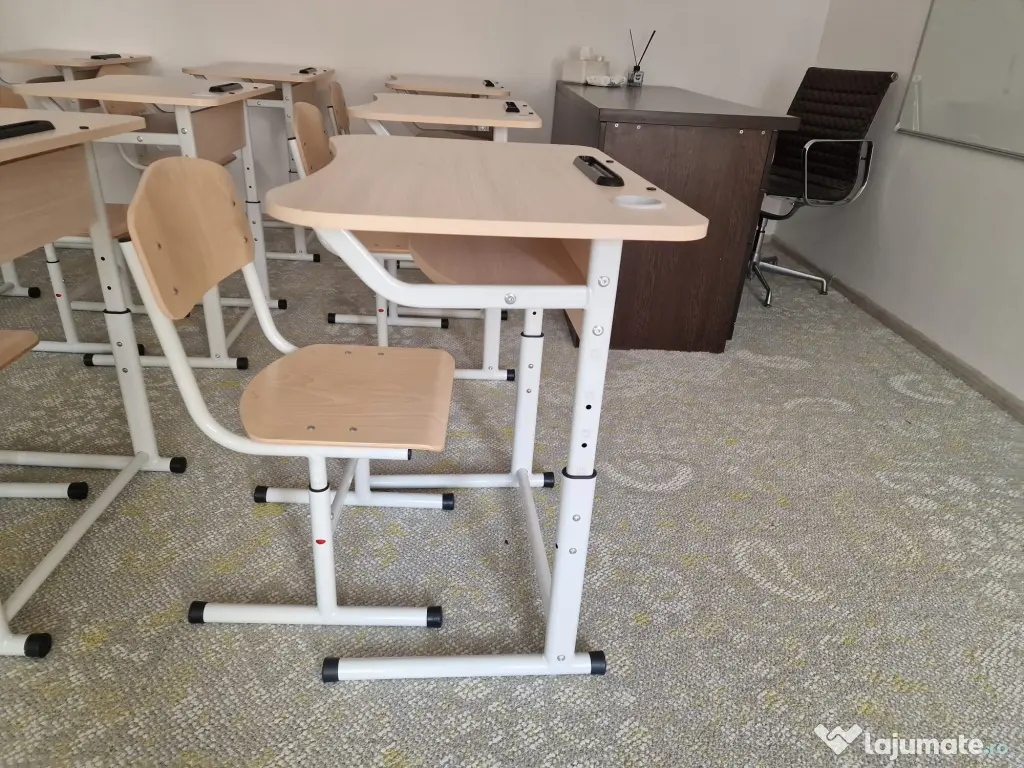 Set Mobilier școlar format din pupitru și scaun 