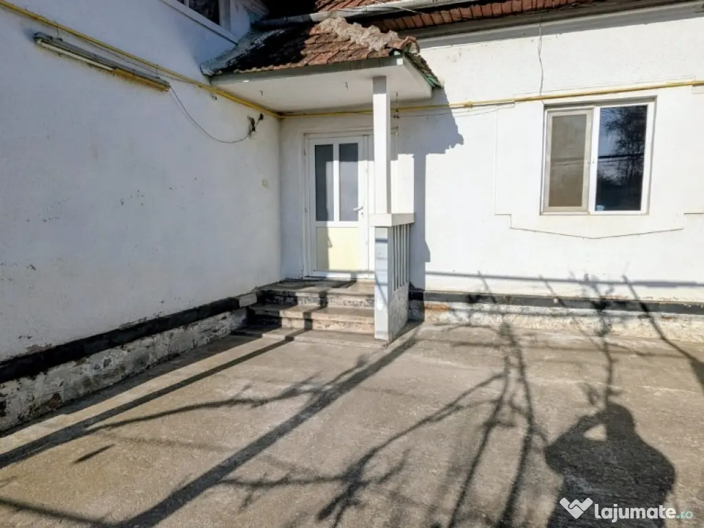 Casă de vânzare în Simeria, teren generos 845 mp + anexe 