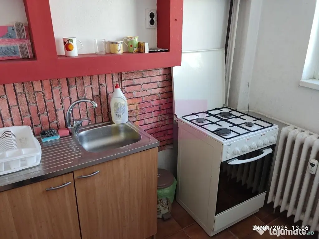 Garsoniera Vitan- zona Auchan. 